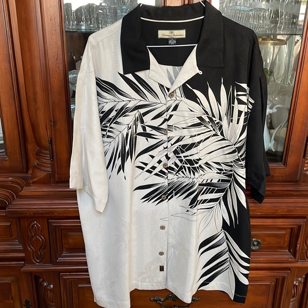 Tommy Bahama 100% silk men’s shirt